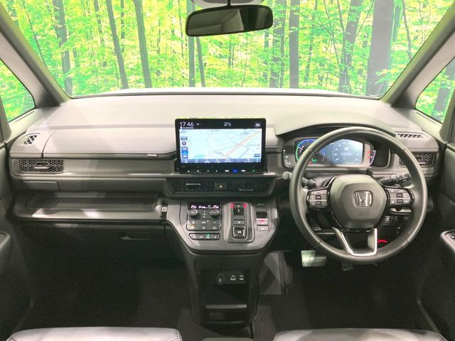 ステップワゴン2.0 e:HEV スパーダ