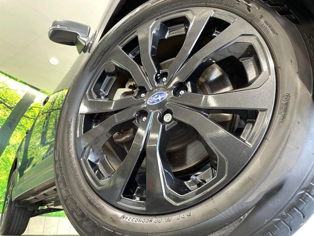 �y����18�C���`�A���~�z�C�[���z�O�ςɃ}�b�`���������A���~�z�C�[���𑕒����Ă���܂��B�e��ЊO�A���~�z�C�[����A�X�^�b�h���X�^�C�����戵�����Ă���܂��B���񂲑��k����������