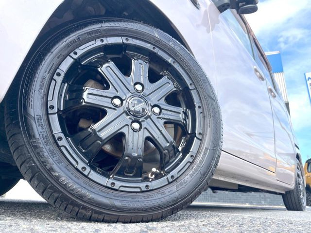 �y14�C���`�A���~�z�C�[���z�O�ςɃ}�b�`�����A���~�z�C�[���𑕒����Ă���܂��B�e��A���~�z�C�[����A�X�^�b�h���X�^�C�����戵�����Ă���܂��B���񂲑��k����������