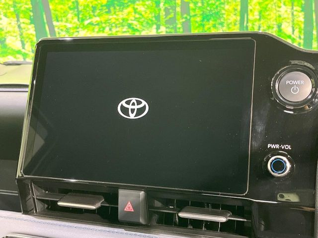 �y�i�r�@�\�t10.5�C���` �f�B�X�v���C�I�[�f�B�I�z���ʂ̃f�B�X�v���C��AppleCarPlay��AndroidAuto�����p�\�B�傫�ȉ�ʂŃX�}�z�i�r�A�v���������p���������܂���