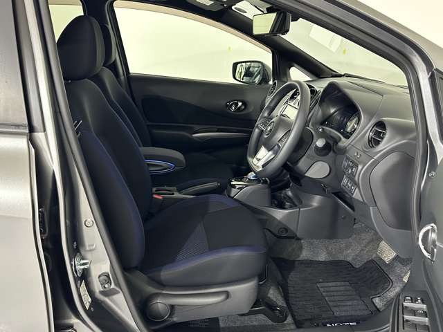 ノート1.2 e-POWER X ブラックアロー