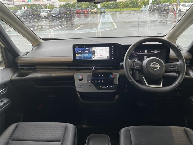 セレナ1.4 e-POWER ハイウェイスターV