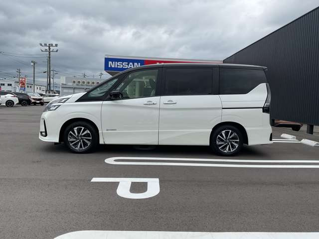 セレナ1.2 e-POWER ハイウェイスターV