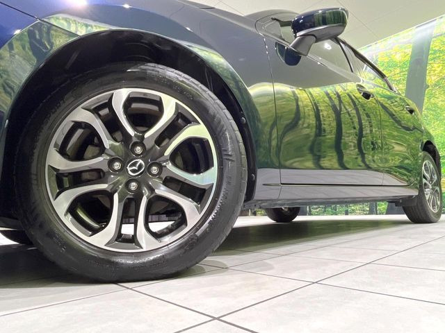 �y����16�C���`�A���~�z�C�[���z�O�ςɃ}�b�`���������A���~�z�C�[���𑕒����Ă���܂��B�e��ЊO�A���~�z�C�[����A�X�^�b�h���X�^�C�����戵�����Ă���܂��B���񂲑��k����������