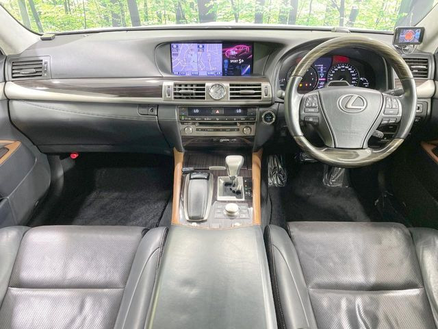 LS600h バージョンC Iパッケージ 4WD