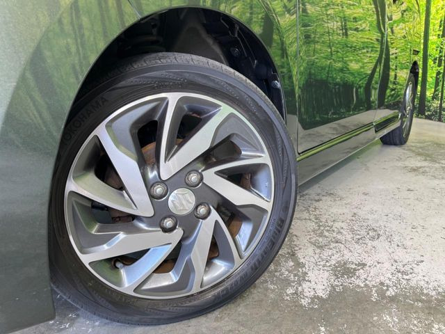 �y����15�C���`�A���~�z�C�[���z�O�ςɃ}�b�`���������A���~�z�C�[���𑕒����Ă���܂��B�e��ЊO�A���~�z�C�[����A�X�^�b�h���X�^�C�����戵�����Ă���܂��B���񂲑��k����������