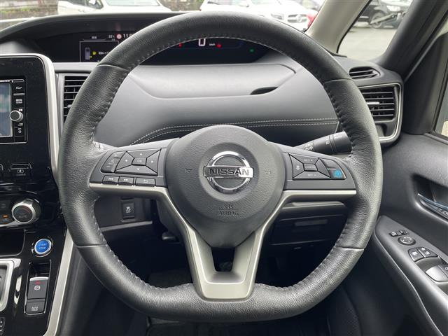 セレナ1.2 e-POWER ハイウェイスターV