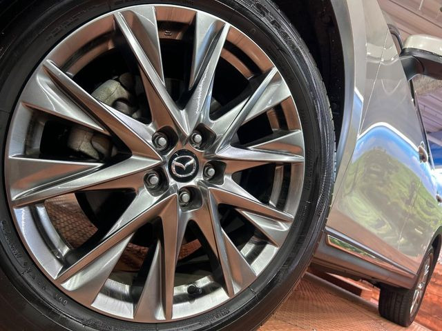 �y����19�C���`�A���~�z�C�[���z�O�ςɃ}�b�`���������A���~�z�C�[���𑕒����Ă���܂��B�e��ЊO�A���~�z�C�[����A�X�^�b�h���X�^�C�����戵�����Ă���܂��B���񂲑��k����������