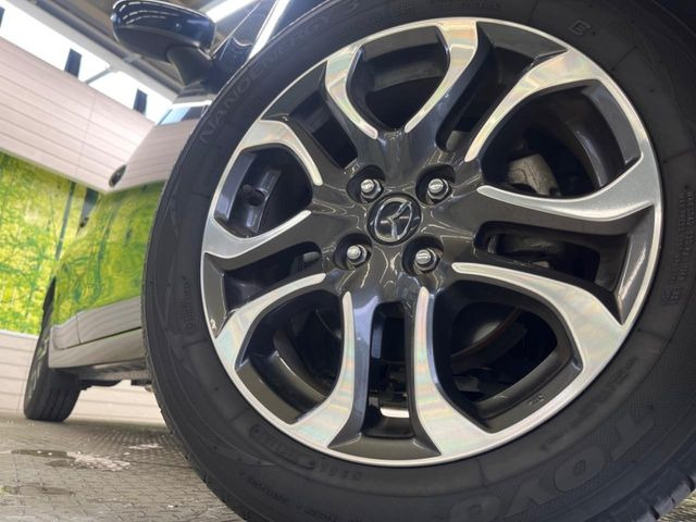 �y����16�C���`�A���~�z�C�[���z�O�ςɃ}�b�`���������A���~�z�C�[���𑕒����Ă���܂��B�e��ЊO�A���~�z�C�[����A�X�^�b�h���X�^�C�����戵�����Ă���܂��B���񂲑��k����������