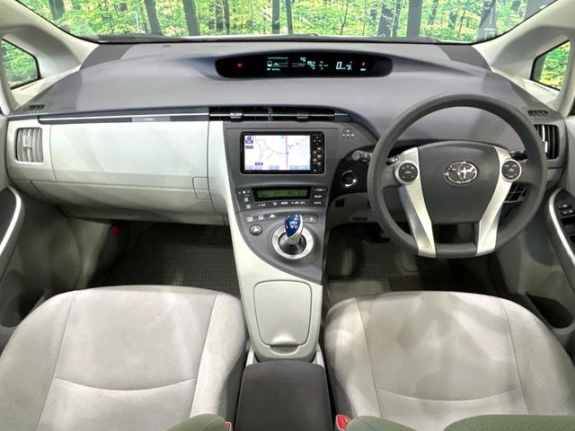 プリウス1.8 S