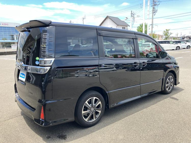 ヴォクシー2.0 ZS