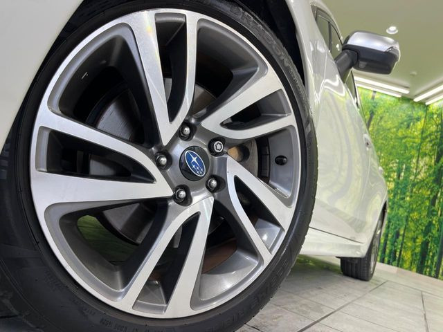�y����18�C���`�A���~�z�C�[���z�O�ςɃ}�b�`���������A���~�z�C�[���𑕒����Ă���܂��B�e��ЊO�A���~�z�C�[����A�X�^�b�h���X�^�C�����戵�����Ă���܂��B���񂲑��k����������
