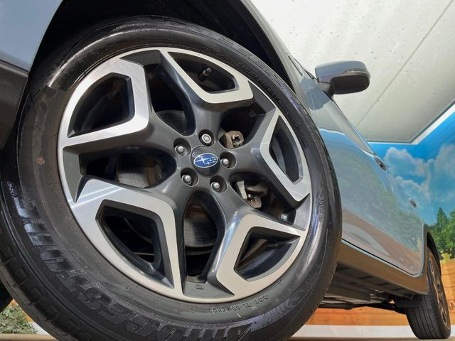 �y����18�C���`�A���~�z�C�[���z�O�ςɃ}�b�`���������A���~�z�C�[���𑕒����Ă���܂��B�e��ЊO�A���~�z�C�[����A�X�^�b�h���X�^�C�����戵�����Ă���܂��B���񂲑��k����������