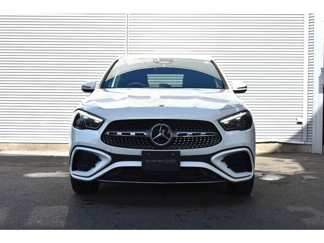 GLAクラスGLA200d 4マチック AMGラインパッケージ 4WD
