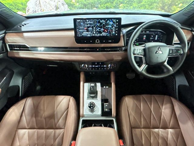 アウトランダーPHEV 2.4 P エグゼクティブ パッケージ 4WD