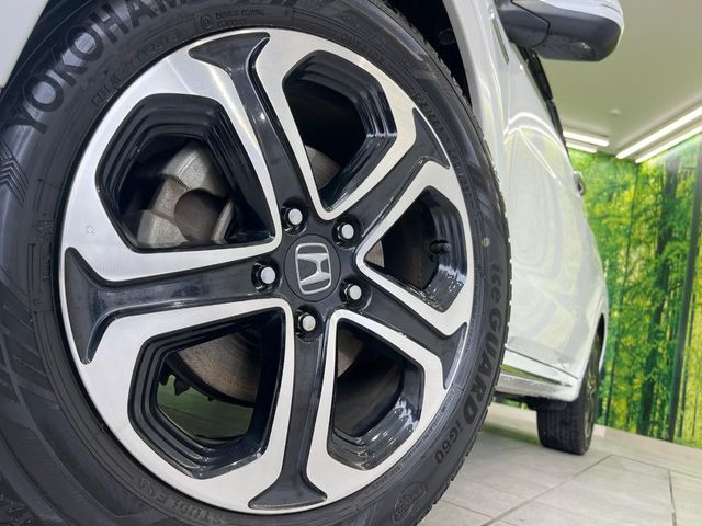 �y����17�C���`�A���~�z�C�[���z�O�ςɃ}�b�`���������A���~�z�C�[���𑕒����Ă���܂��B�e��ЊO�A���~�z�C�[����A�X�^�b�h���X�^�C�����戵�����Ă���܂��B���񂲑��k����������