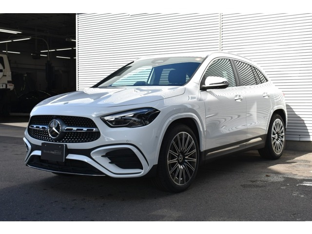 GLAクラスGLA200d 4マチック AMGラインパッケージ 4WD