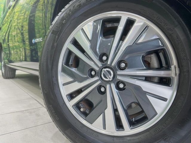 �y����15�C���`�A���~�z�C�[���z�O�ςɃ}�b�`���������A���~�z�C�[���𑕒����Ă���܂��B�e��ЊO�A���~�z�C�[����A�X�^�b�h���X�^�C�����戵�����Ă���܂��B���񂲑��k����������