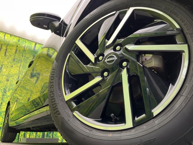�y�����I�v�V����16�C���`�A���~�z�C�[���z�����I�v�V�����z�C�[���𑕒��B���s���\�̌���ɉ����A�O�ς����X�^�C���b�V���ɂȂ��Ă��܂��B