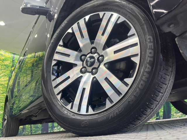 �y����18�C���`�A���~�z�C�[���z�O�ςɃ}�b�`���������A���~�z�C�[���𑕒����Ă���܂��B�e��ЊO�A���~�z�C�[����A�X�^�b�h���X�^�C�����戵�����Ă���܂��B���񂲑��k����������