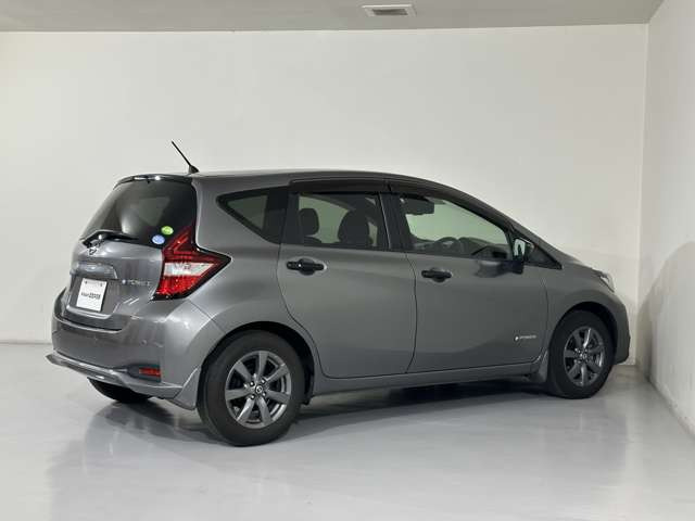 ノート1.2 e-POWER X ブラックアロー