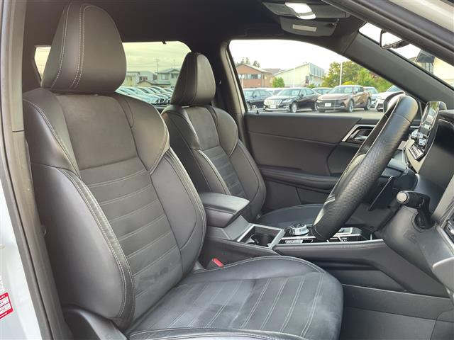 アウトランダーPHEV2.4 ブラック エディション 4WD