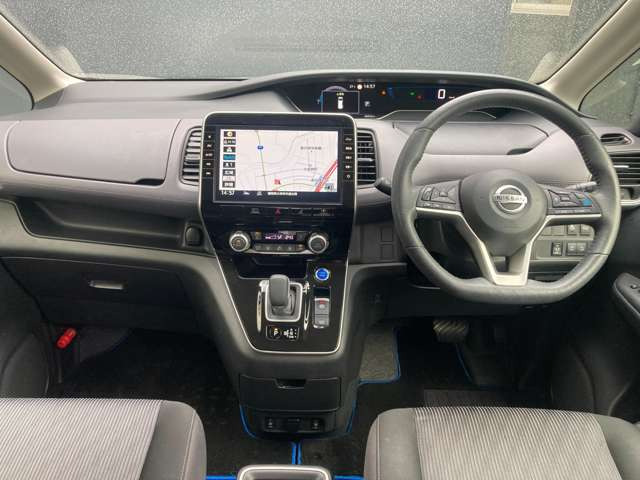 セレナ1.2 e-POWER ハイウェイスターV アーバンクロム