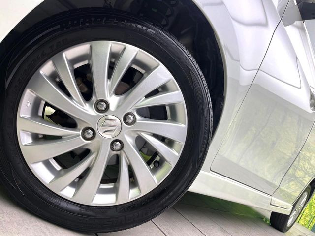 �y����14�C���`�A���~�z�C�[���z�O�ςɃ}�b�`���������A���~�z�C�[���𑕒����Ă���܂��B�e��ЊO�A���~�z�C�[����A�X�^�b�h���X�^�C�����戵�����Ă���܂��B���񂲑��k����������