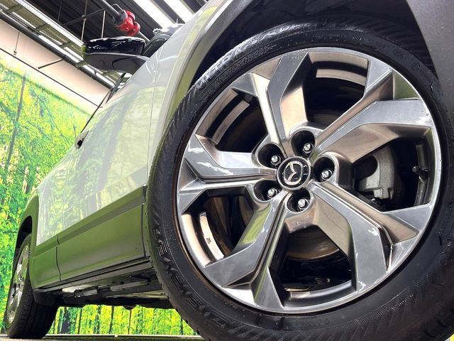 �y����18�C���`�A���~�z�C�[���z�O�ςɃ}�b�`���������A���~�z�C�[���𑕒����Ă���܂��B�e��ЊO�A���~�z�C�[����A�X�^�b�h���X�^�C�����戵�����Ă���܂��B���񂲑��k����������