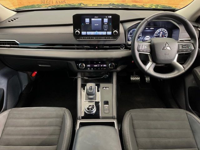 アウトランダーPHEV2.4 G 4WD