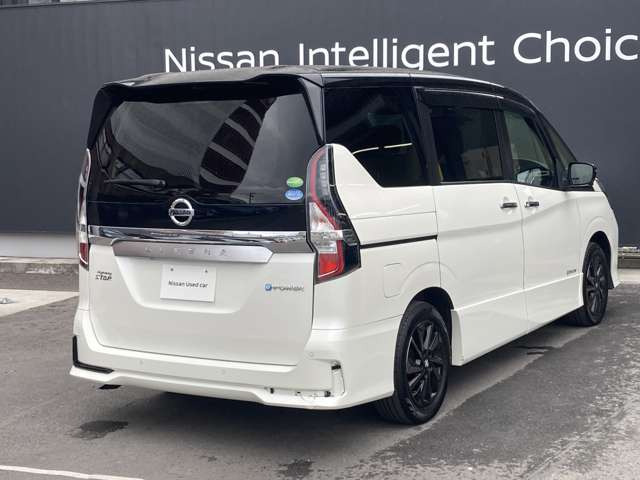 セレナ1.2 e-POWER ハイウェイスターV アーバンクロム