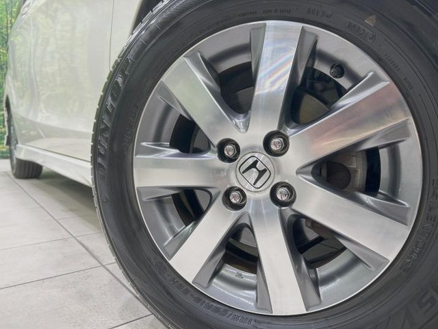 �y����15�C���`�A���~�z�C�[���z�O�ςɃ}�b�`���������A���~�z�C�[���𑕒����Ă���܂��B�e��ЊO�A���~�z�C�[����A�X�^�b�h���X�^�C�����戵�����Ă���܂��B���񂲑��k����������