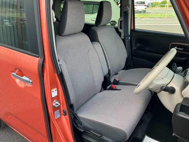 使用感のないきれいな運転席シートです!