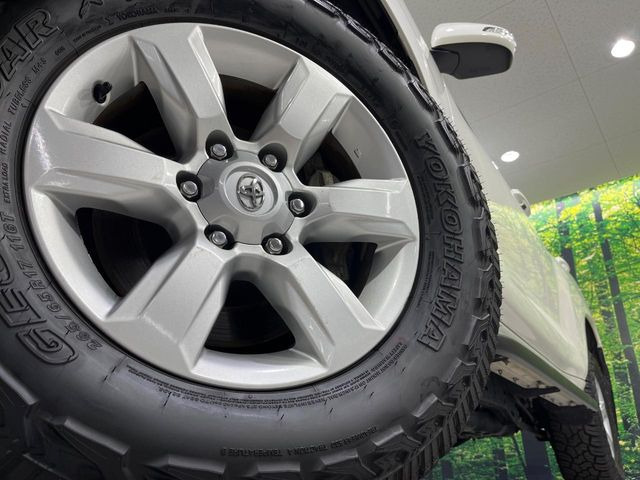 �y����17�C���`�A���~�z�C�[���z�O�ςɃ}�b�`���������A���~�z�C�[���𑕒����Ă���܂��B�e��ЊO�A���~�z�C�[����A�X�^�b�h���X�^�C�����戵�����Ă���܂��B���񂲑��k����������