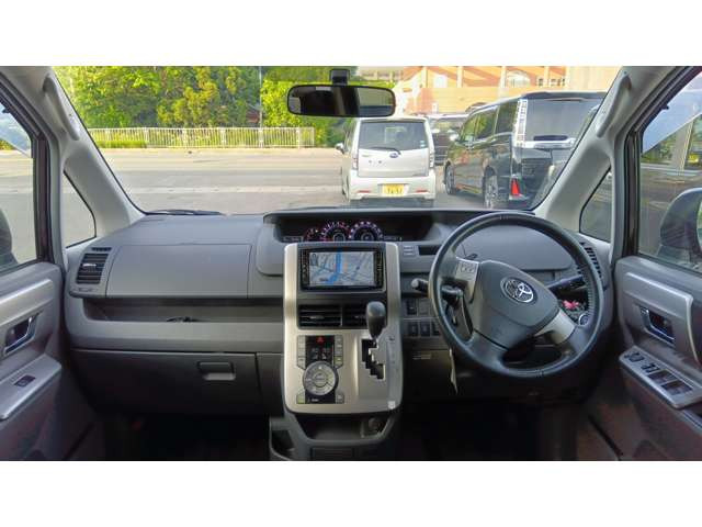 ヴォクシー2.0 ZS 煌II 4WD