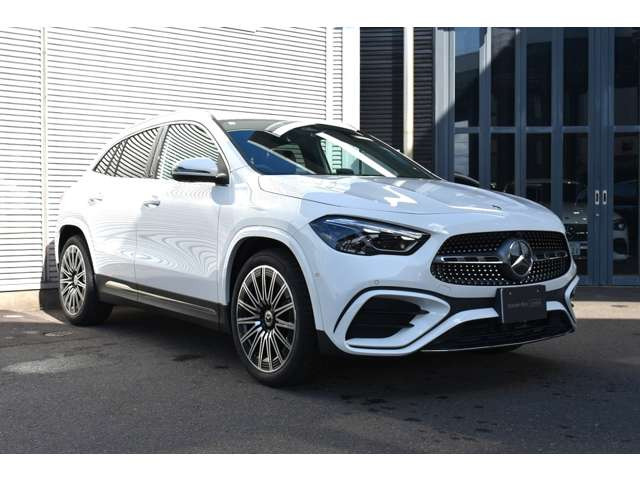 GLAクラスGLA200d 4マチック AMGラインパッケージ 4WD