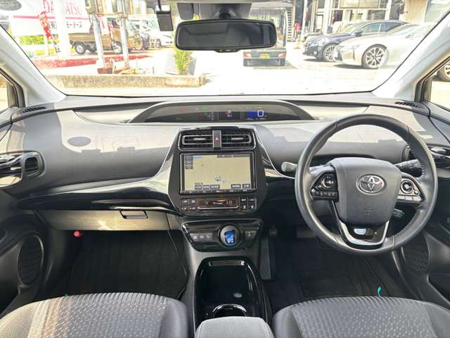 プリウス1.8 S セーフティ プラス ツートーン