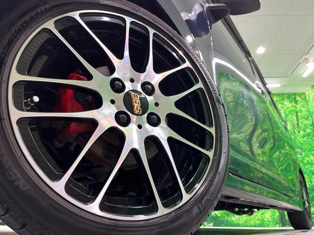 �y16�C���`�A���~�z�C�[���z�O�ςɃ}�b�`�����A���~�z�C�[���𑕒����Ă���܂��B�e��A���~�z�C�[����A�X�^�b�h���X�^�C�����戵�����Ă���܂��B���񂲑��k����������