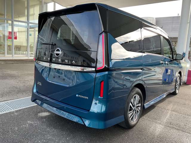 セレナ1.4 e-POWER ハイウェイスターV ステップタイプ