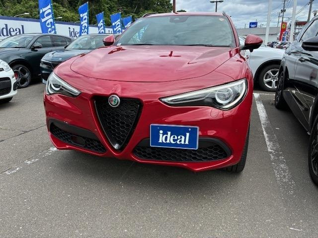 ステルヴィオ2.0 ターボ Q4 ヴェローチェ 4WD
