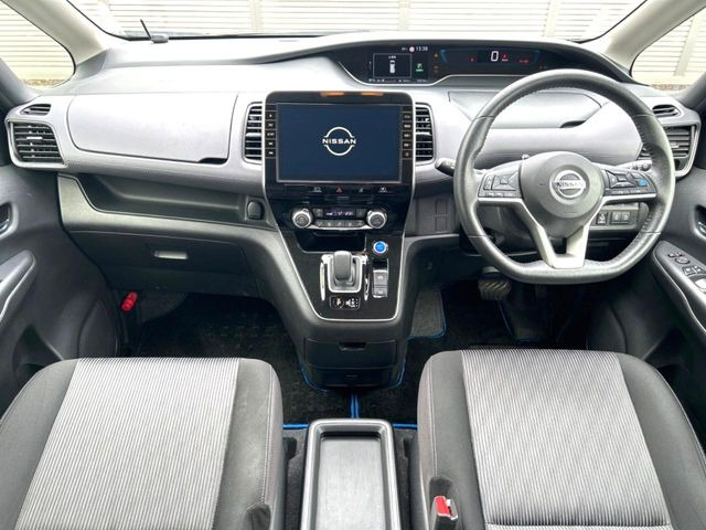 セレナ1.2 e-POWER ハイウェイスターV