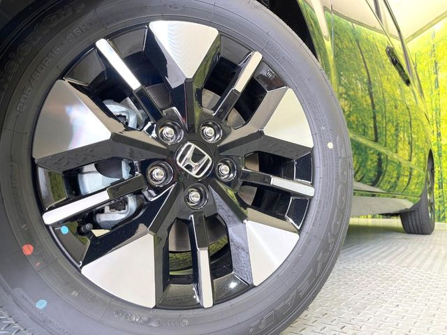 �y����16�C���`�A���~�z�C�[���z�O�ςɃ}�b�`���������A���~�z�C�[���𑕒����Ă���܂��B�e��ЊO�A���~�z�C�[����A�X�^�b�h���X�^�C�����戵�����Ă���܂��B���񂲑��k����������