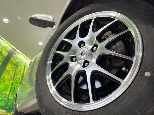 �y15�C���`�A���~�z�C�[���z�O�ςɃ}�b�`�����A���~�z�C�[���𑕒����Ă���܂��B�e��A���~�z�C�[����A�X�^�b�h���X�^�C�����戵�����Ă���܂��B���񂲑��k����������