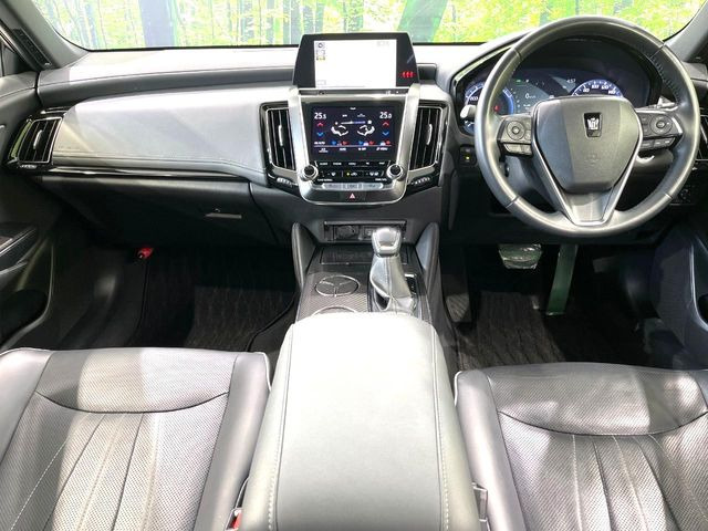 クラウンハイブリッド 2.5 RS Four 4WD