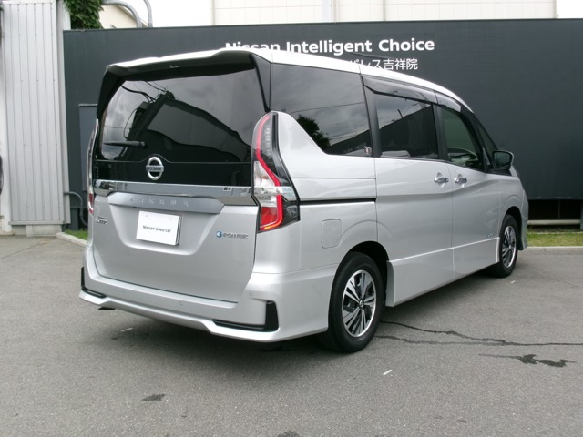セレナ1.2 e-POWER ハイウェイスターV