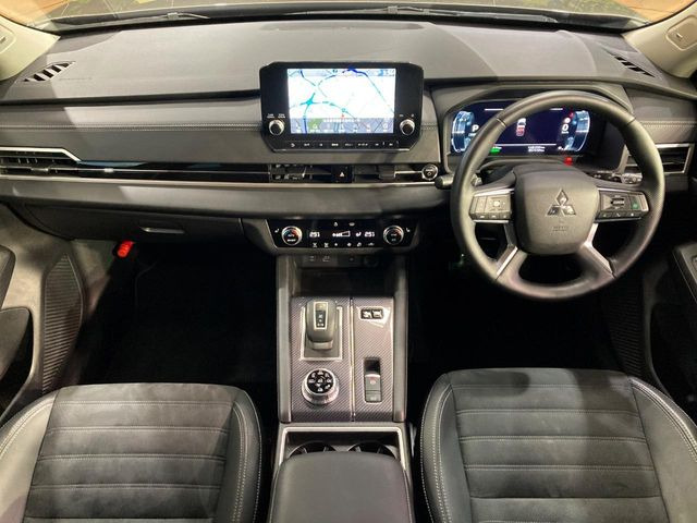 アウトランダーPHEV2.4 G 4WD