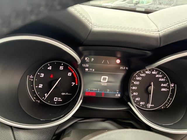ステルヴィオ2.0 ターボ Q4 ヴェローチェ 4WD