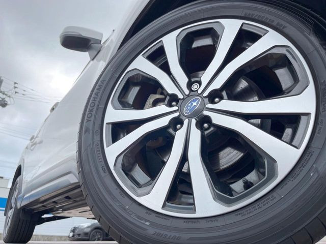 �y����18�C���`�A���~�z�C�[���z�O�ςɃ}�b�`���������A���~�z�C�[���𑕒����Ă���܂��B�e��ЊO�A���~�z�C�[����A�X�^�b�h���X�^�C�����戵�����Ă���܂��B���񂲑��k����������