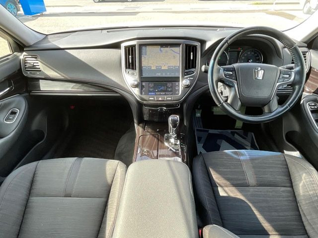クラウンアスリートハイブリッド 2.5 S Four 4WD