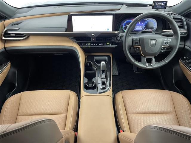 クラウンスポーツ2.5 Z E-Four 4WD